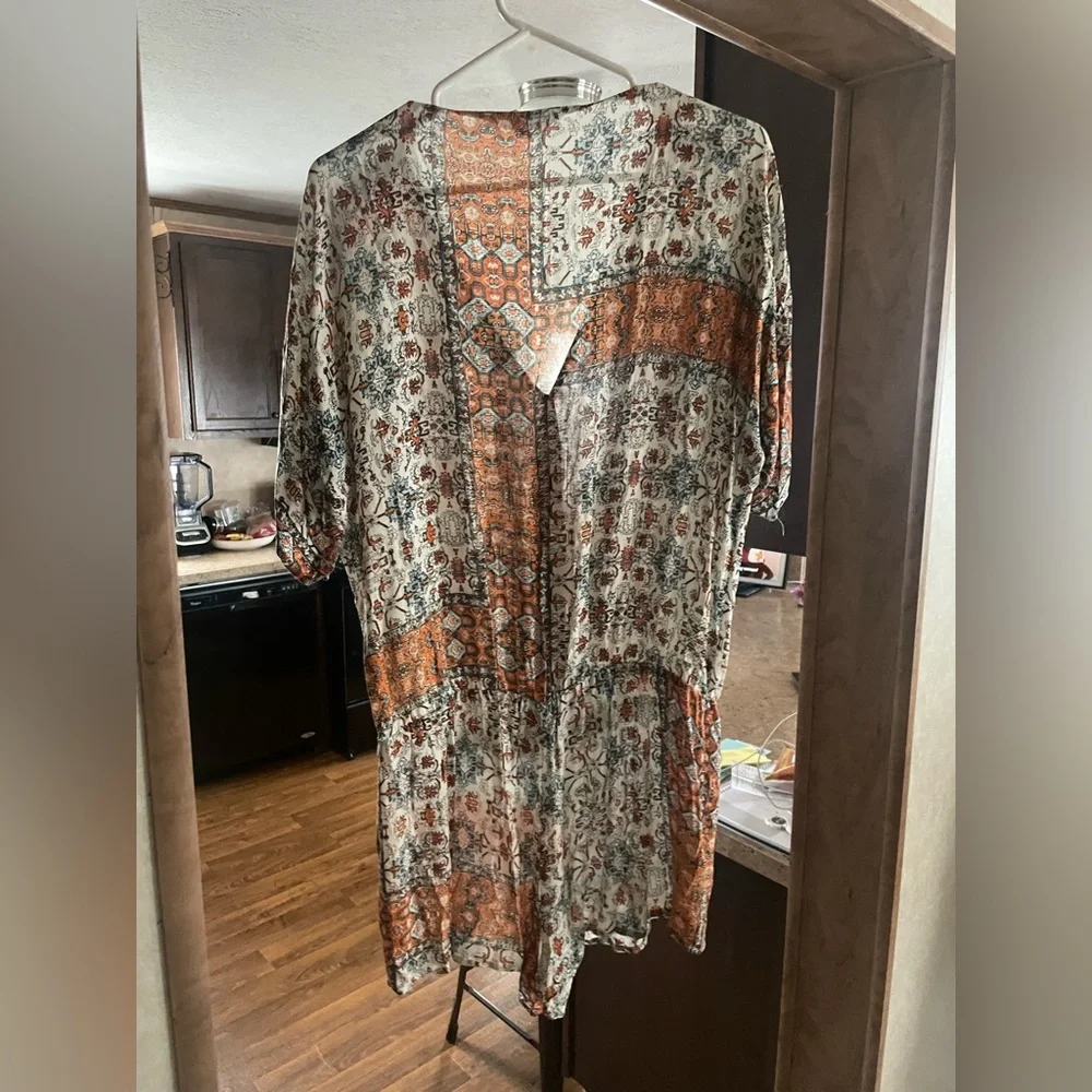 BCBG ROMPER - Picture 2 of 3